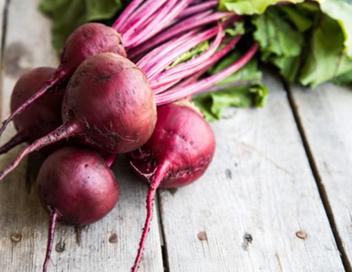 Berkenalan dengan Buah Bit, si Umbi Merah bagi yang Kurang Darah