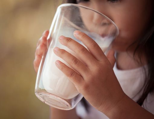 Benarkah Gejala Alergi Bisa Diatasi dengan Minum Susu?