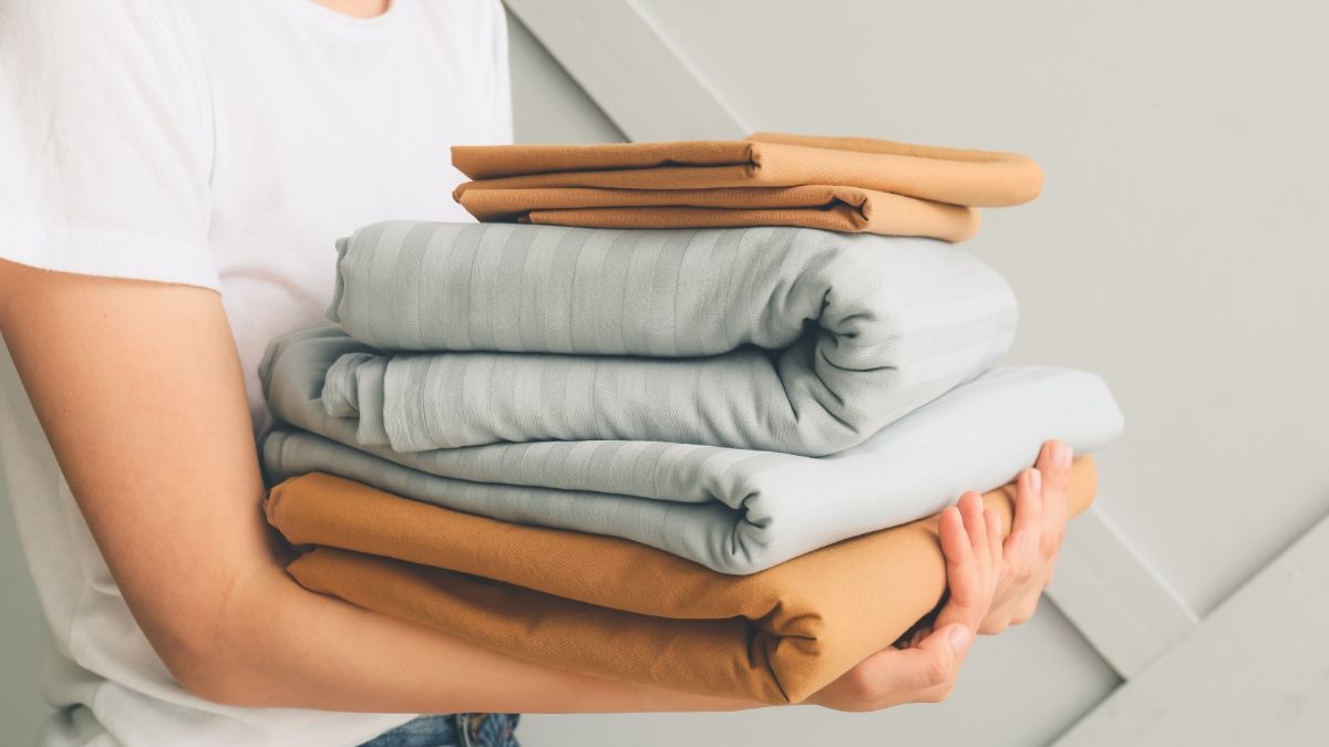 Jangan Malas! Ini Pentingnya Mengganti Seprai Kasur Biar Tidur ...