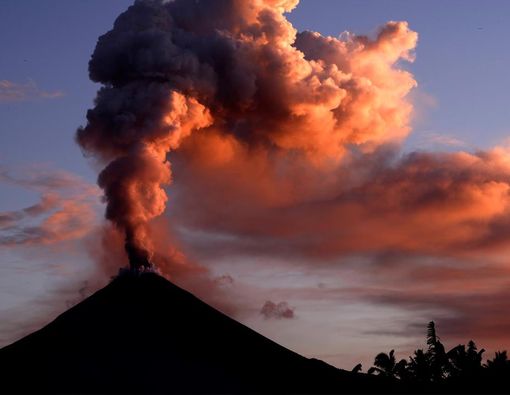 Tips Perlindungan Diri Saat Gunung Meletus