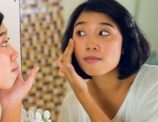 7 Cara Bebas Flek Wajah di Usia 30an