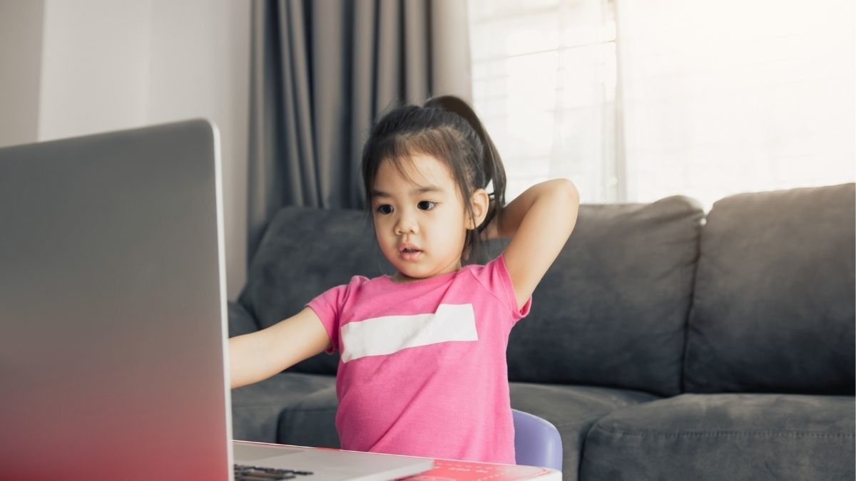 Sekolah Online Bantu Anak dengan Kecemasan Sosial, Apakah Lebih Baik?