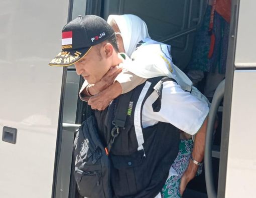 Tips Mengatasi Kelelahan bagi Jemaah Haji Lansia