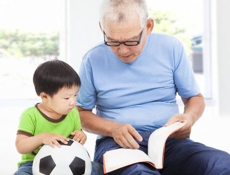 Inilah Risikonya Menjadi Ayah Baru di Usia Tua