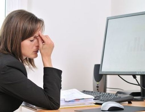 Mata Lelah Karena Layar Komputer: Computer Vision Syndrome