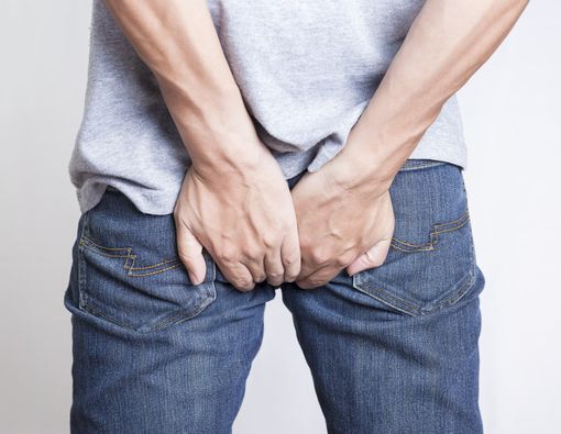 Ketahui Penyebab Bokong Sakit, Akibat Penyakit di Anus?