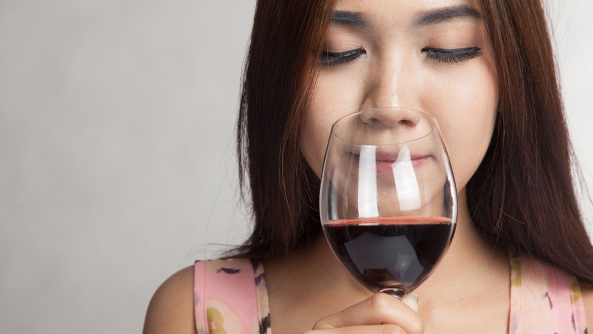 Minum Wine, Apa Efeknya pada Kesehatan Gigi?