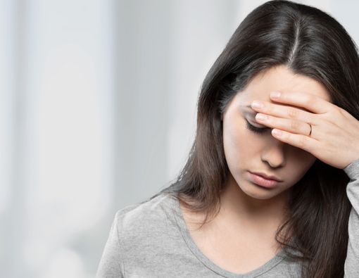 Kenapa Saat Menstruasi Wanita Sering Sakit Kepala?