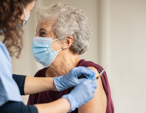 Booster Pfizer Diprioritaskan untuk Lansia di Atas 65 Tahun