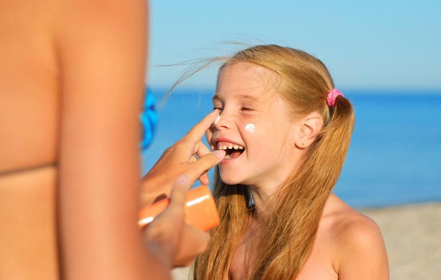 Tip Memilih Lotion SPF untuk Keluarga