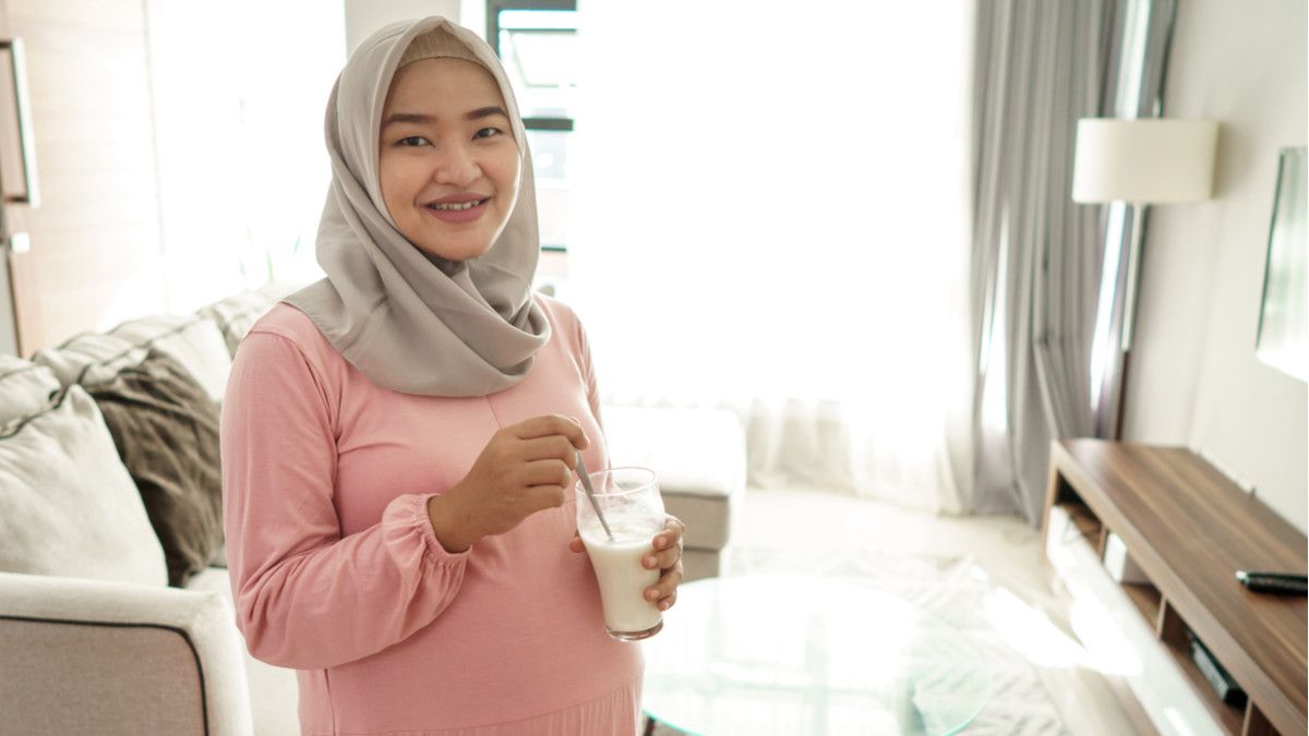 Ibu Hamil Minum Susu Unta Saat Ibadah Haji, Amankah?