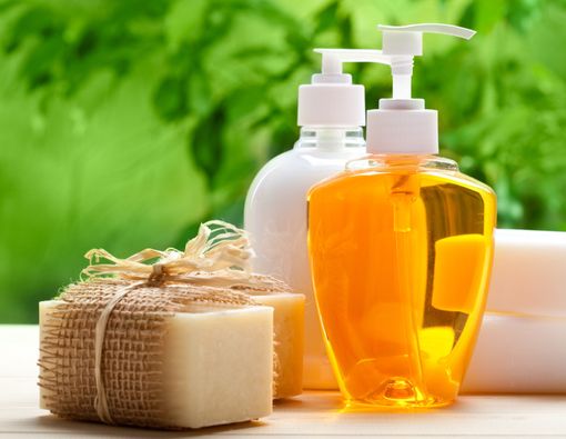 Sabun Batangan vs Sabun Cair, Mana Lebih Baik?