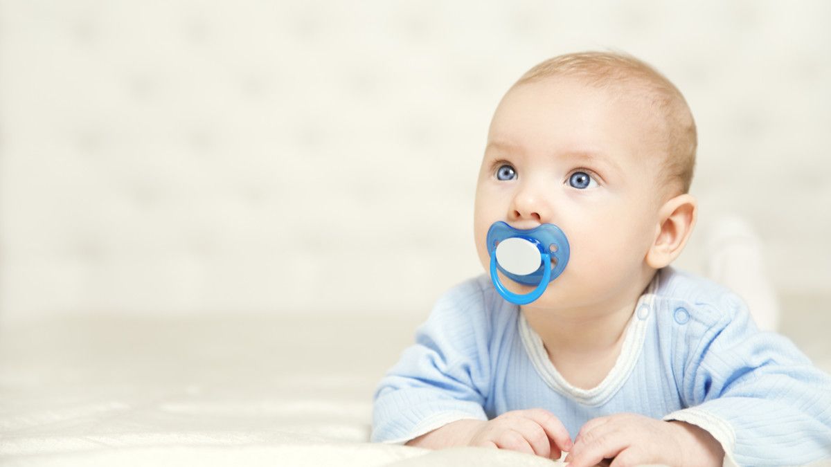 Ini Cara untuk Mencegah Bayi Tergantung pada Dot