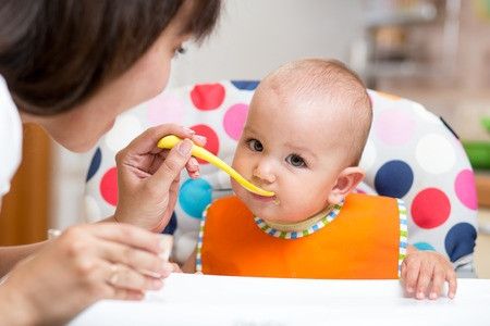 Tujuh Peristiwa Besar Perkembangan Makan Bayi
