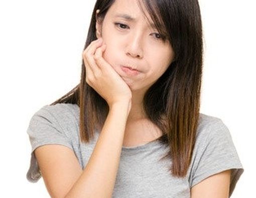 Memutihkan Gigi Bisa Bikin Gigi Jadi Lebih Sensitif?