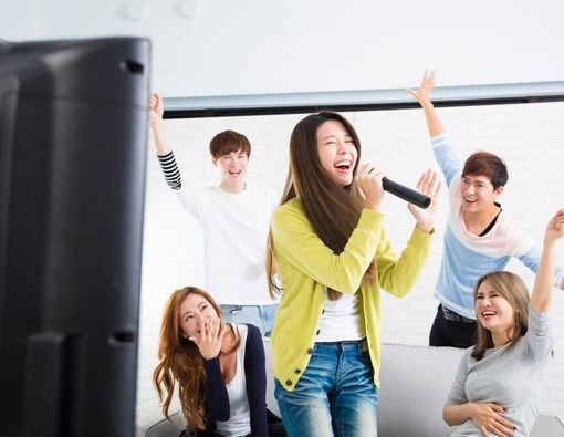 Bernyanyi Bantu Atasi Badan Lemas