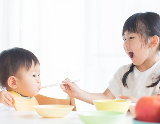 Kiat Bantu Anak Lebih Tua Beradaptasi dengan Adiknya