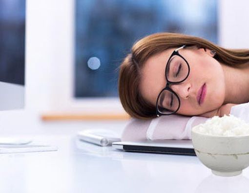 Makan Nasi Bisa Bikin Ngantuk, Mitos atau Fakta?