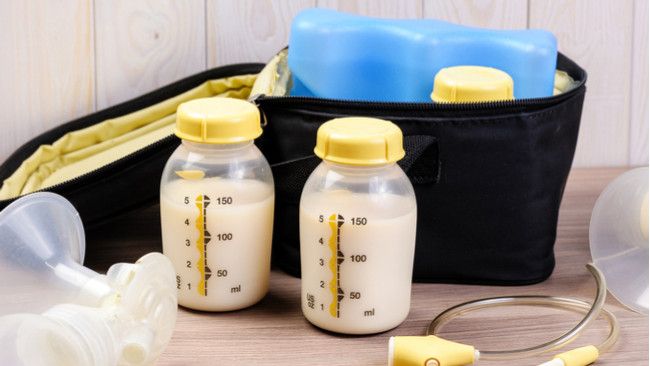 Kenali Penyebab Aroma ASI Perah Bau Apak