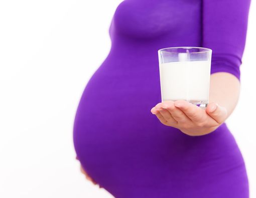 Kapan Harus Mulai Konsumsi Susu Kehamilan?
