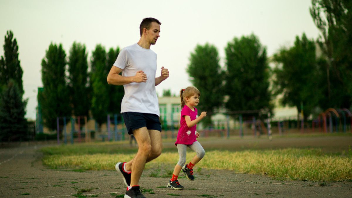 8 Cara Menanamkan Kebiasaan Olahraga pada Anak
