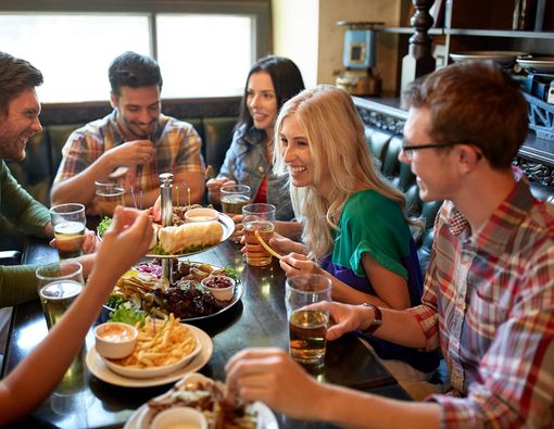 Berbagi Makanan dengan ODHA, Bisakah Tertular HIV?