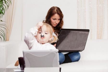 Kiat Memenuhi Gizi Si Kecil untuk Ibu Bekerja