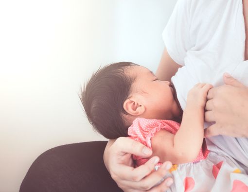 5 Masalah Kesehatan yang Mengintai Ibu Menyusui