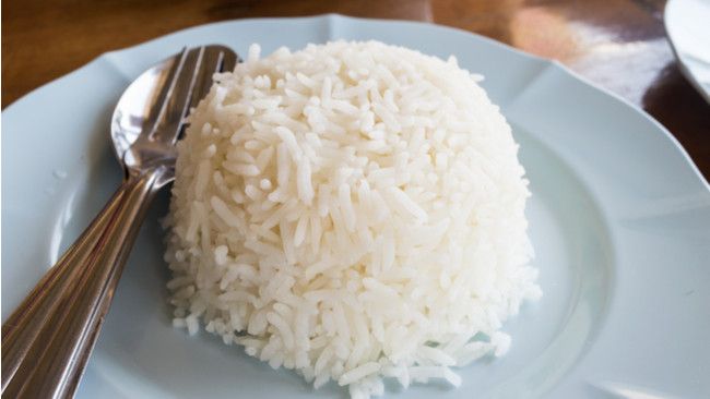 Mengapa Penderita Kolesterol Tinggi Tak Disarankan Makan Nasi Putih? (Rarin Lee/Shutterstock)