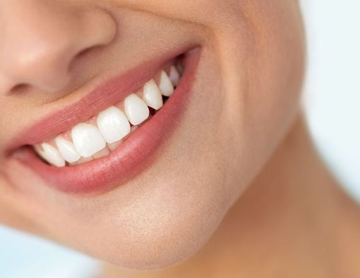 Amankah Memutihkan Gigi dengan Activated Charcoal