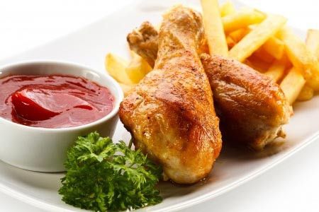 Hindari Makanan-Makanan Ini Saat Berbuka Puasa