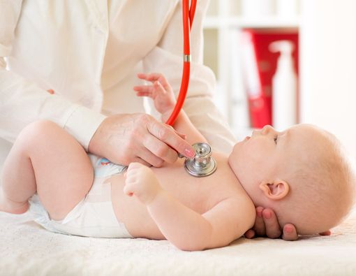 Normalkah Bila Bayi Anda Sering Muntah?