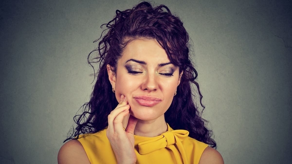 Penyebab Gigi Crown Sementara Sakit dan Cara Mengatasinya