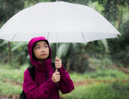 Kiat Menjaga Kesehatan Anak di Musim Hujan