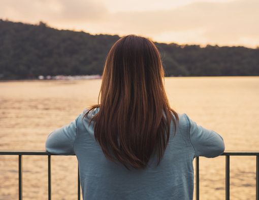 Terlalu Lama Sendiri Bikin Gampang Sakit, Benarkah?