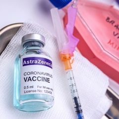 Benarkah Vaksin COVID-19 AstraZeneca Sebabkan Pembekuan Darah?