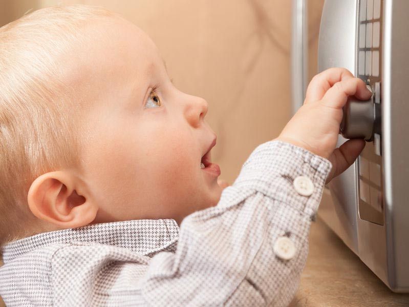 Bolehkah Menyiapkan Makanan Bayi dengan Microwave?