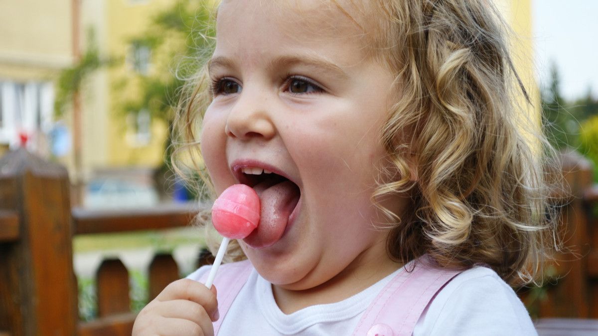 Waspadai 9 Bahan Berbahaya dalam Jajanan Anak