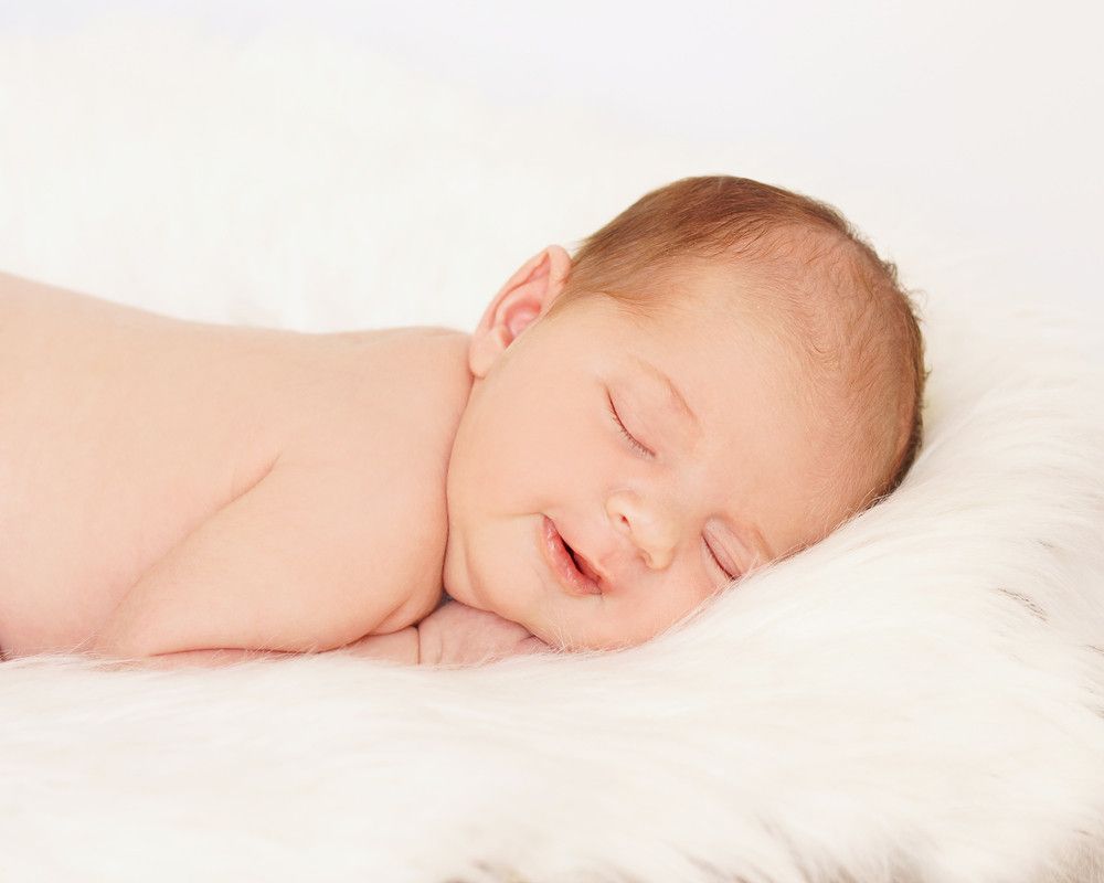 Bayi Tidur Lebih Nyenyak sambil Mengenyot, Benarkah?