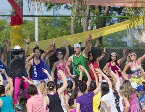 Mengenal Death Metal Yoga, Olahraga dengan Musik Keras