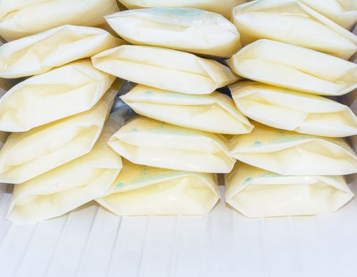 Cara Mengenali ASI Perah yang Sudah Basi