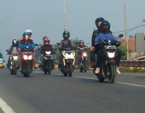 Mudik Pakai Motor? Ini Solusi Sehatnya