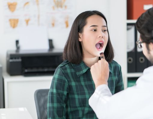  8 Cara Ampuh untuk Mengobati Radang Lidah (Glossitis)