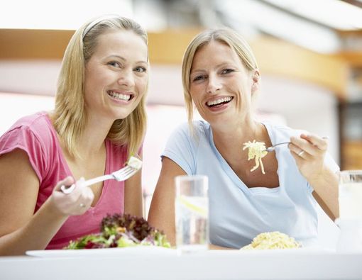 Memilih Makanan Sehat Saat di Food Court