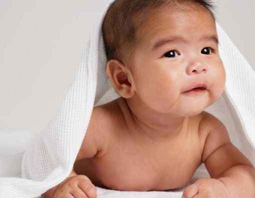 Bolehkah Bayi Tidur Pakai Selimut?