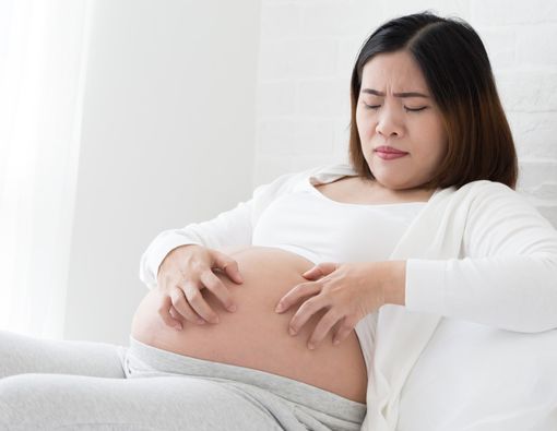 Cara Mengatasi Perut Gatal akibat Kandungan yang Membesar Saat Hamil