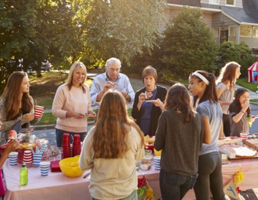 Kiat Melibatkan Anak dengan Autisme dalam Acara Keluarga