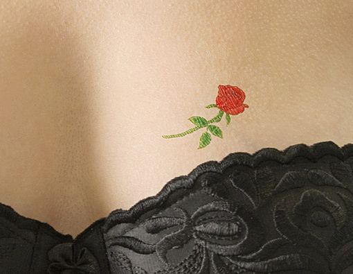 Tato pada Payudara, Amankah untuk Kesehatan?