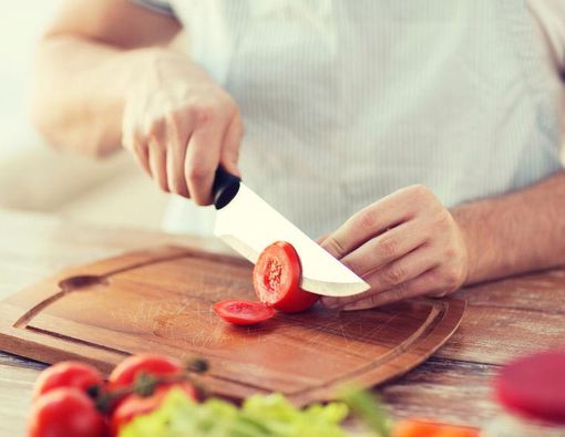 Tomat, Lebih Baik Dimasak atau Dimakan Mentah?
