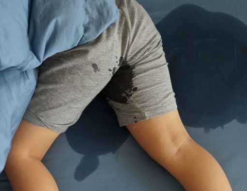 Anak Usia Belasan Masih Ngompol, Apa Penyebabnya?